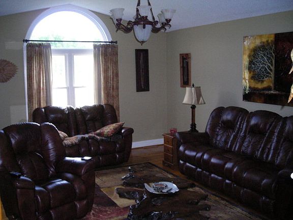 5th image of 264 Waller Ln