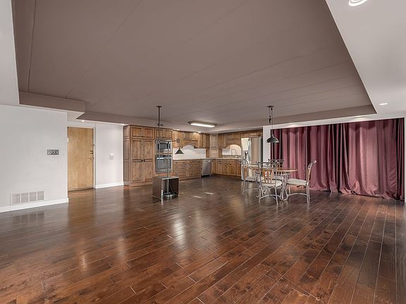3rd image of 2900 Maple Ave APT 4A
