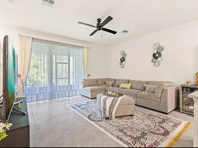 Reena Dr — Photo 8