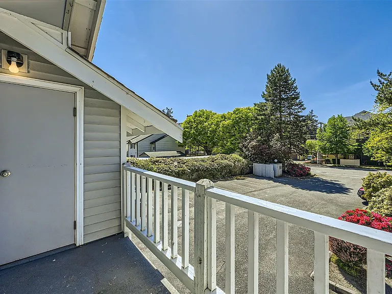 8400 166th Redmond — Photo 9
