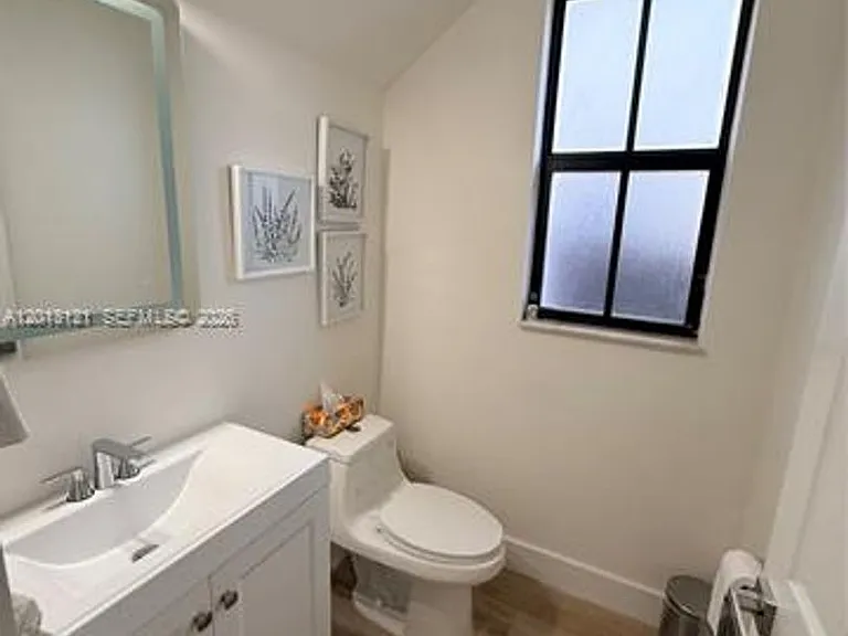 8640 NW 101st Pl — Photo 29
