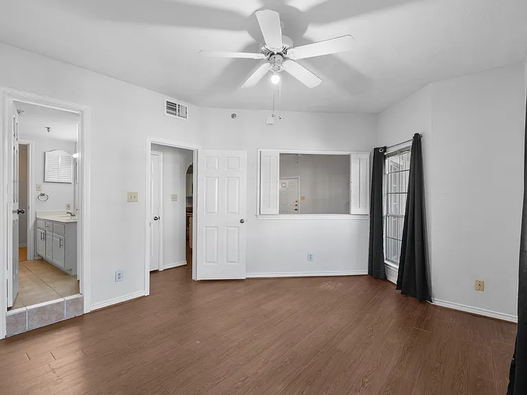 1001 Liberty St #116 — Photo 13