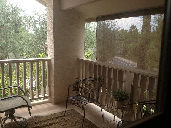 No through traffic past Cabrillo Square community.