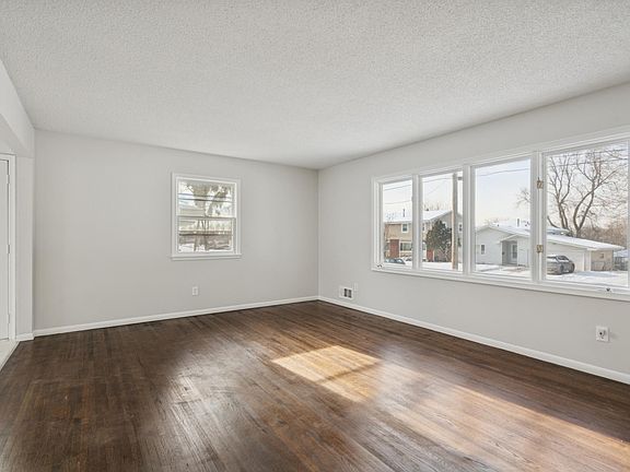 3rd image of 4615 Johnson St NE