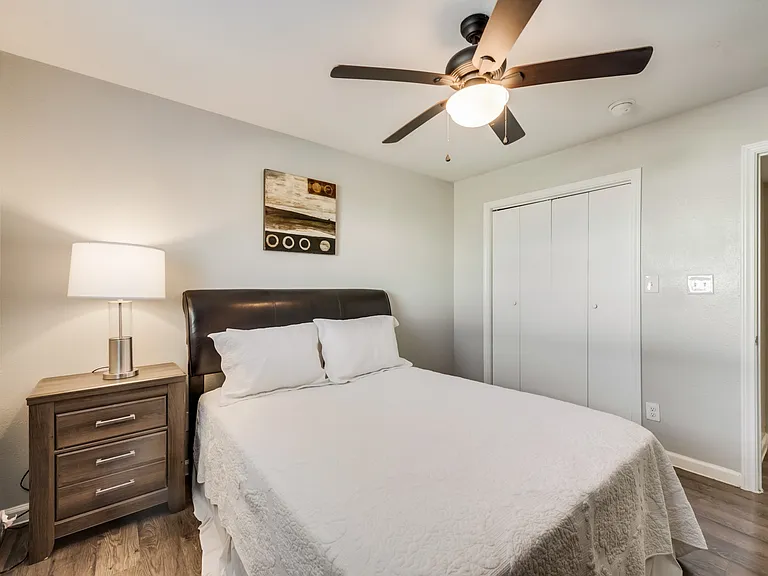 4931_gaston_avenue_6023890_012