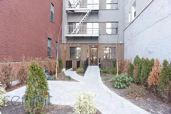 Rented by Rennit Inc. | media 32