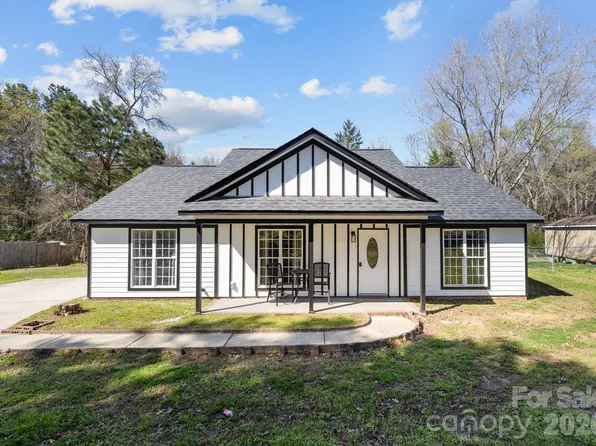 1012 Crescent Way, Wingate, NC 28174