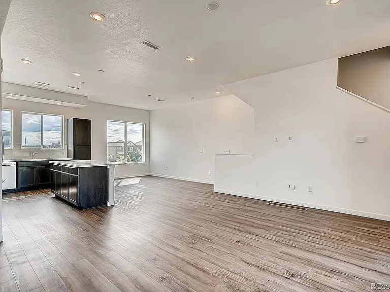 6770 Raritan Dr — Photo 7
