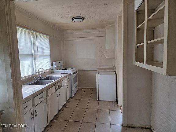 2nd image of 111 Kingsley Rd