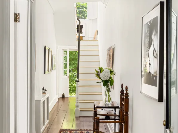 29 Vandam Street HOUSE image 2 of 17