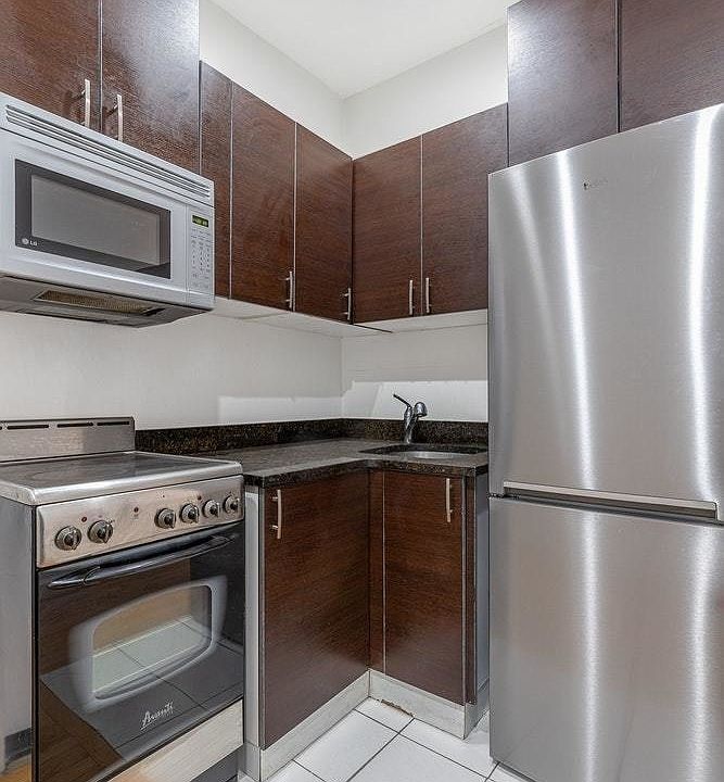 2nd image of 55 Delancey St #5AA