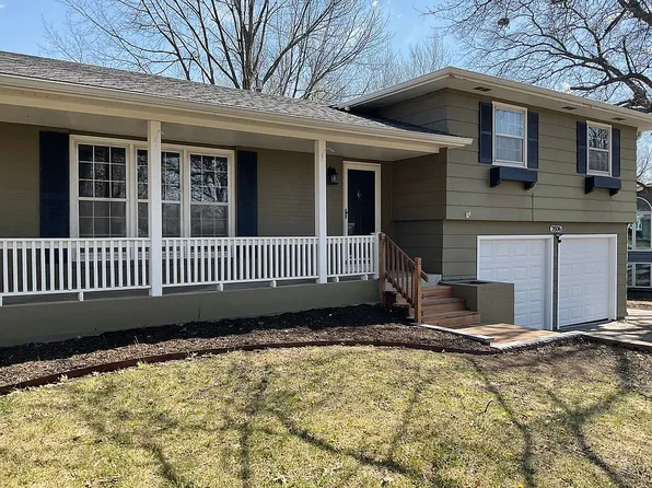 2806 SW Maupin Ln, Topeka, KS 66614