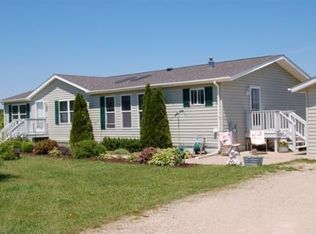 E2630 Hobson Rd, Waupaca, WI 54981