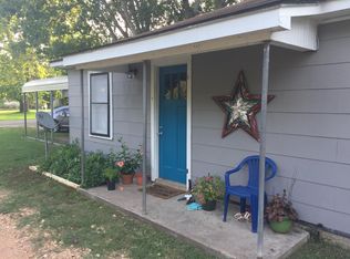 211 2nd Ave #B, Columbus, TX 78934