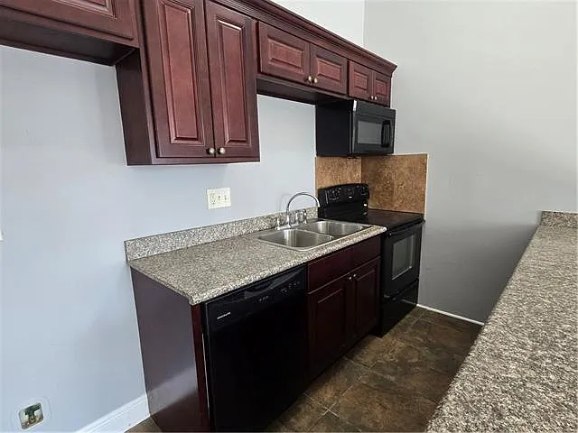 112 Saint Rose Ave #A — Photo 6