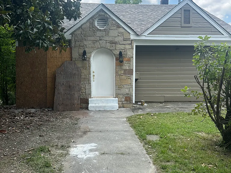 357 S Pkwy E #2 — Photo 1