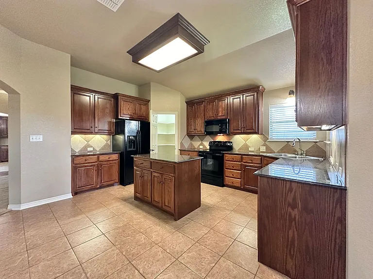 3107 Sarita Cv — Photo 13