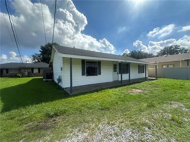 2 bed, 1.0 bath, 1087 sqft, $1,650 — Photo 1