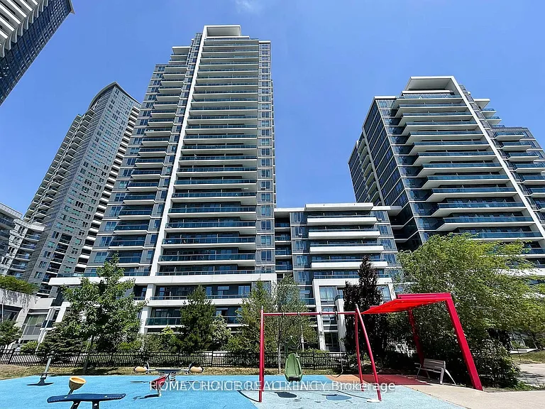 7165 Yonge St #Penthouse 103 — Photo 1