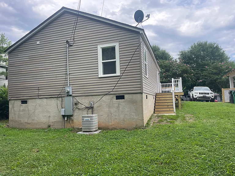 1613 Seigle Ave — Photo 19