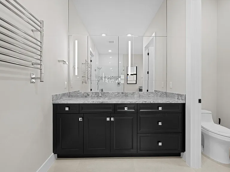 15664 Merritt Dr — Photo 33