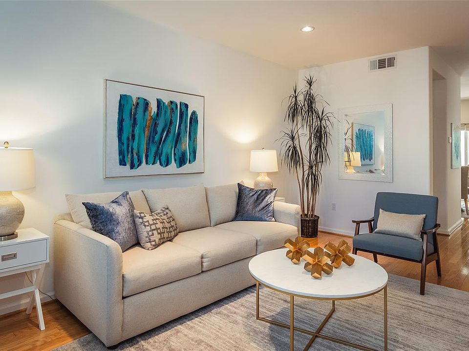 1st image of 2065 Northshore Dr