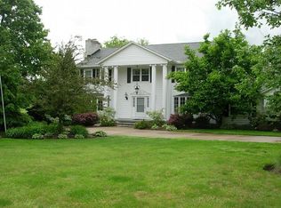 7744 S Boyden Rd, Sagamore Hills, OH 44067