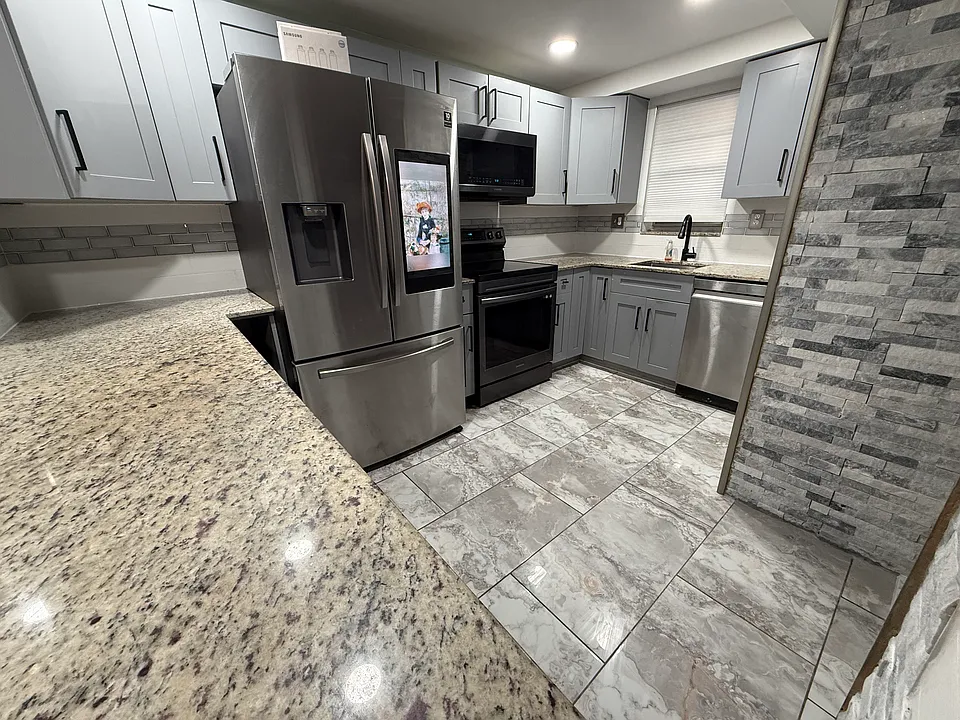 3150 W Rolling Hills Cir #301
