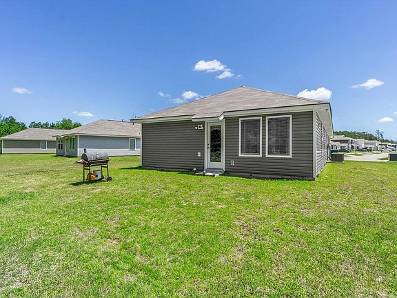 3rd image of 33479 Hyacinth St