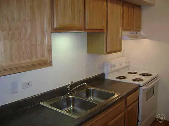 Willow Brooke Apartments — Photo 9
