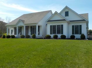 6 Maple Ln, Rhinebeck, NY 12572