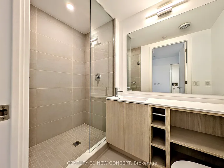 100 Queen St E #1011 — Photo 7