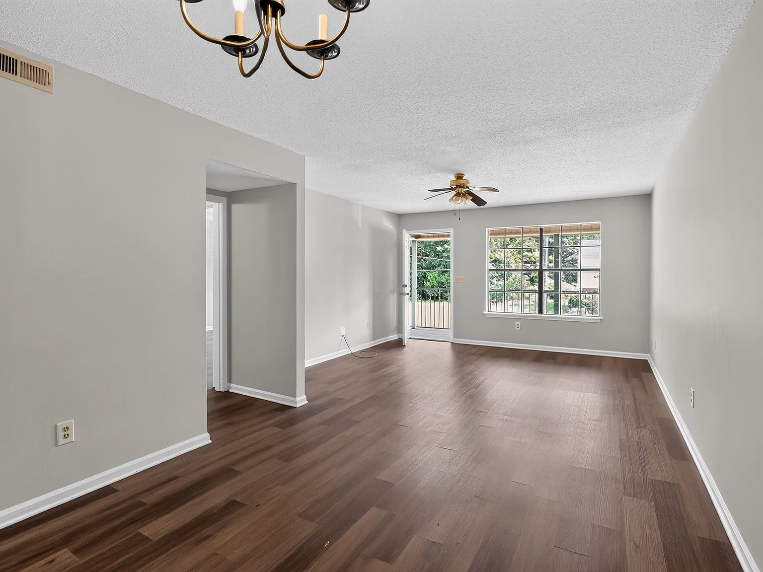 2 bed, 750 sqft, $850 — Photo 2