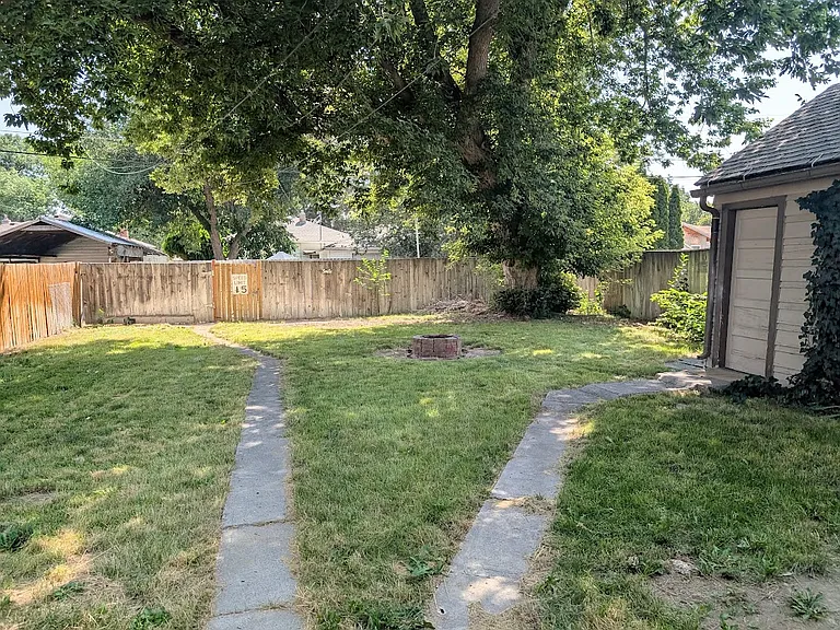 728 Locust St — Photo 28