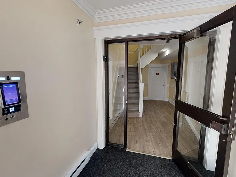 123 Sutherland Rd #L — Photo 12
