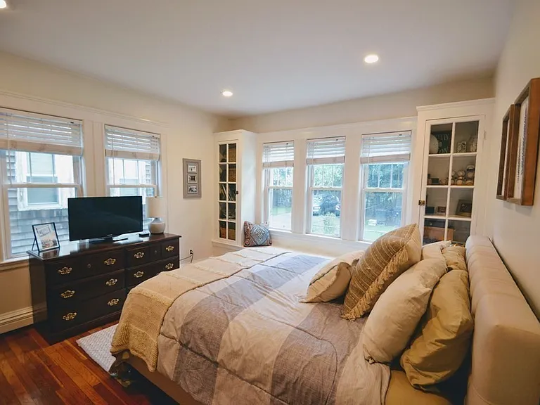 103 Welles Ave #1L — Photo 6