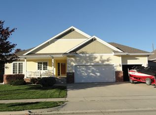 2504 Heritage Ln, Fremont, NE 68025