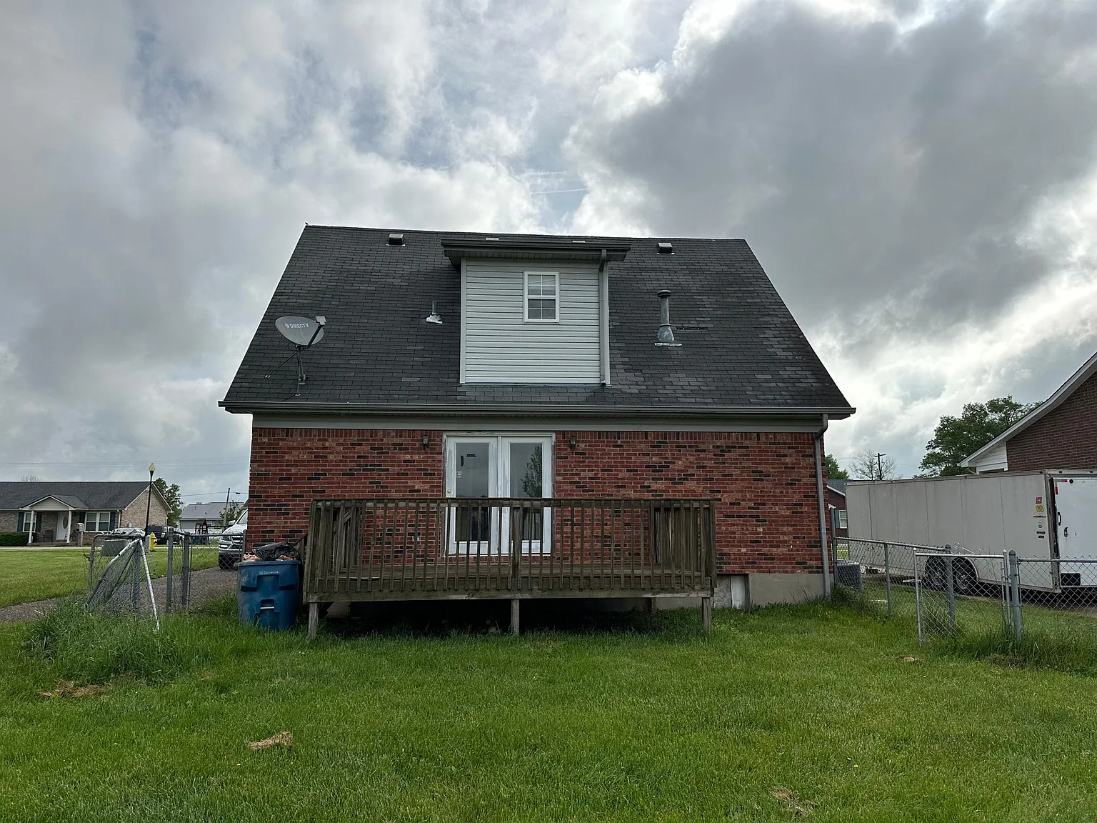 215 Ashley Blvd — Photo 2