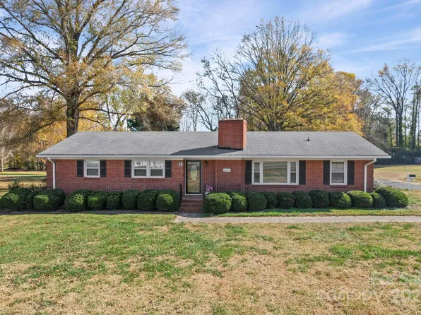 6812 W Sugar Creek Rd, Charlotte, NC 28269