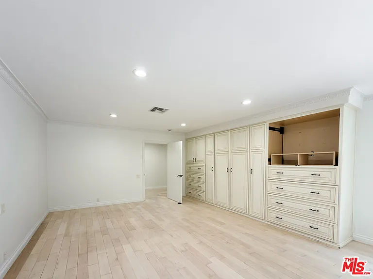 1094 Garden Ln — Photo 29