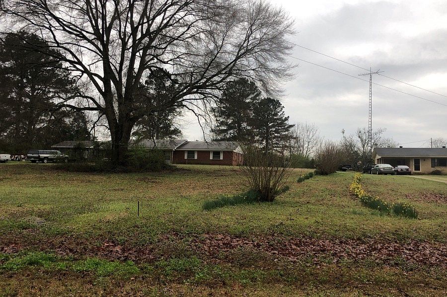 2nd image of 806 County Road 157