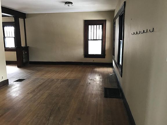 2nd image of 423 N Dequincy St