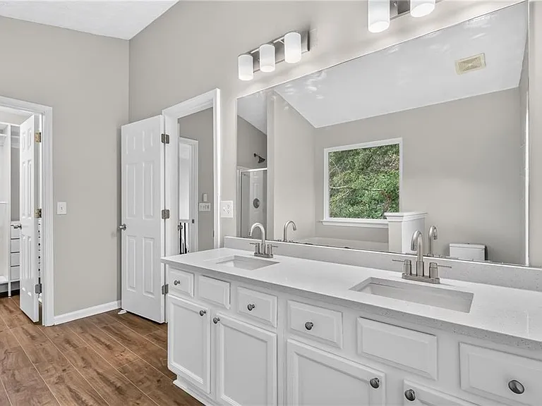 4554 Darrowby Dr — Photo 21