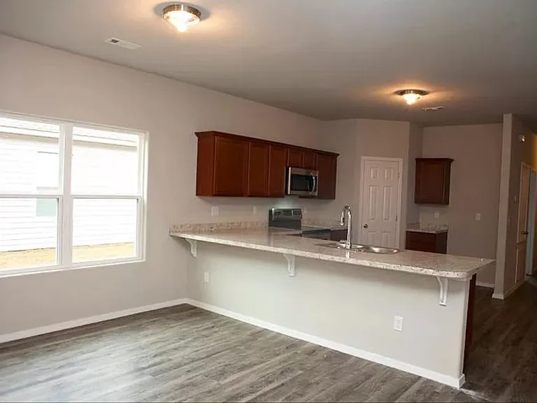 4702 W Hoover Loop — Photo 5