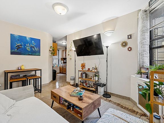 2nd image of 2106 35th St #2C