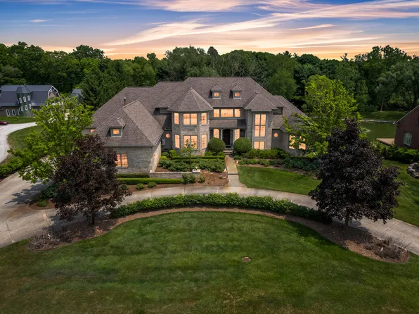 19610 Pierson Dr, Northville, MI 48167