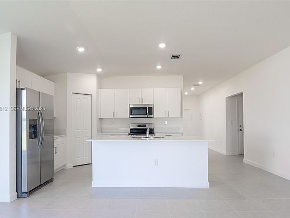 3rd image of 17564 SW 285th St