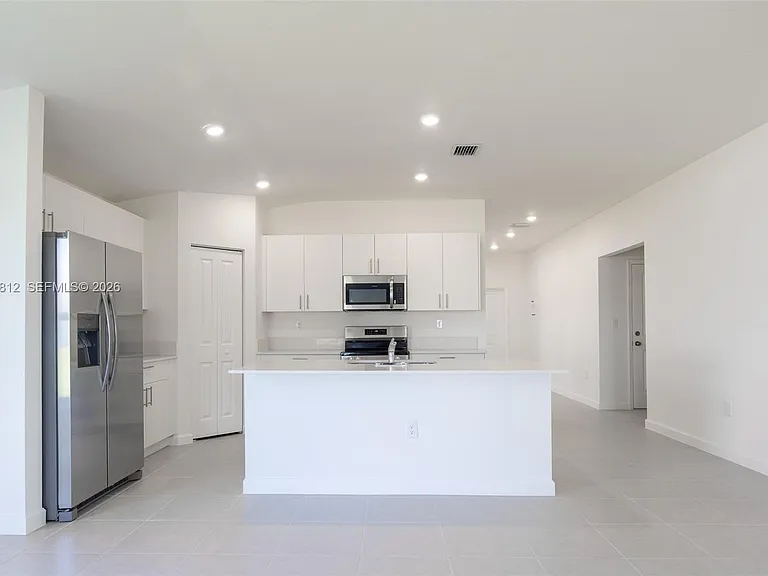 17564 SW 285th St — Photo 3