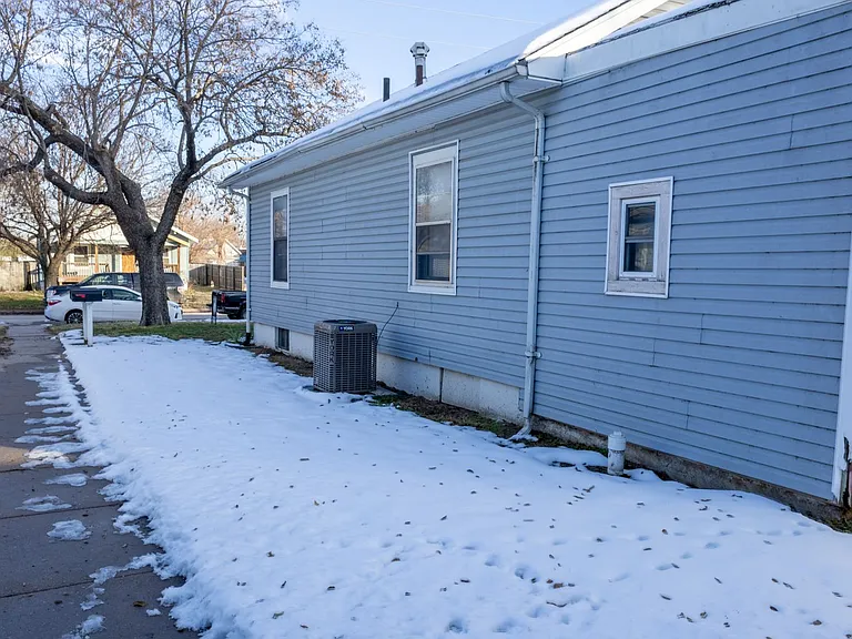 415 N Walnut St — Photo 7