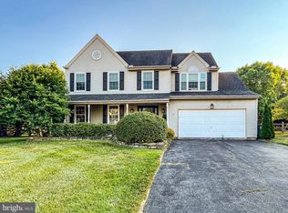 12 Thistleberry Dr, Newark, DE 19702